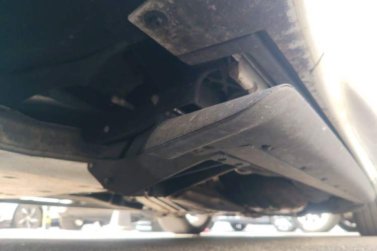 Used Land Rover Range Sport 2020 3.0 L6 HSE DYNAMIC Chassis Front Left