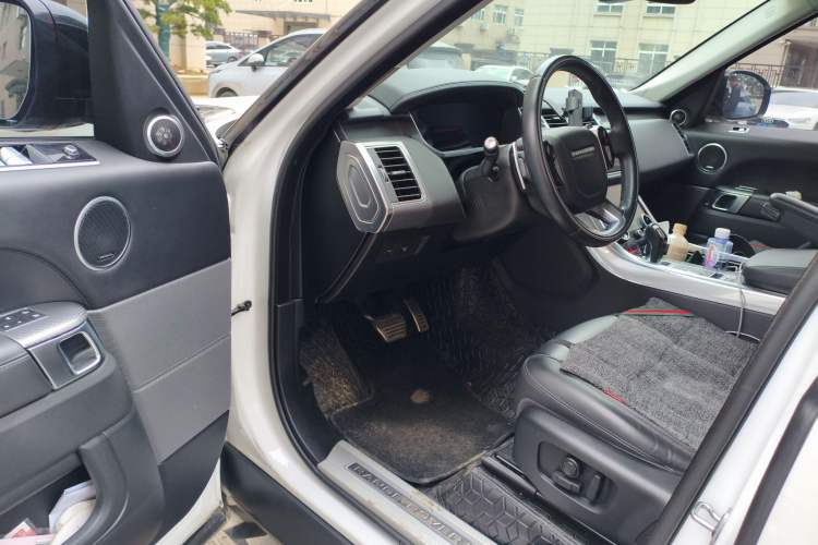 Used Land Rover Range Sport 2020 3.0 L6 SE Driver Seat