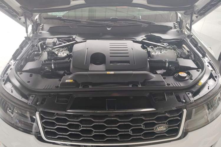 Used Land Rover Range Sport 2020 3.0 L6 SE Engine Bay