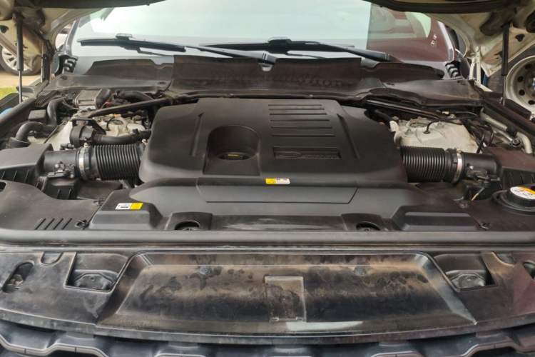 Used Land Rover Range Sport 2020 3.0 L6 HSE DYNAMIC Engine Bay