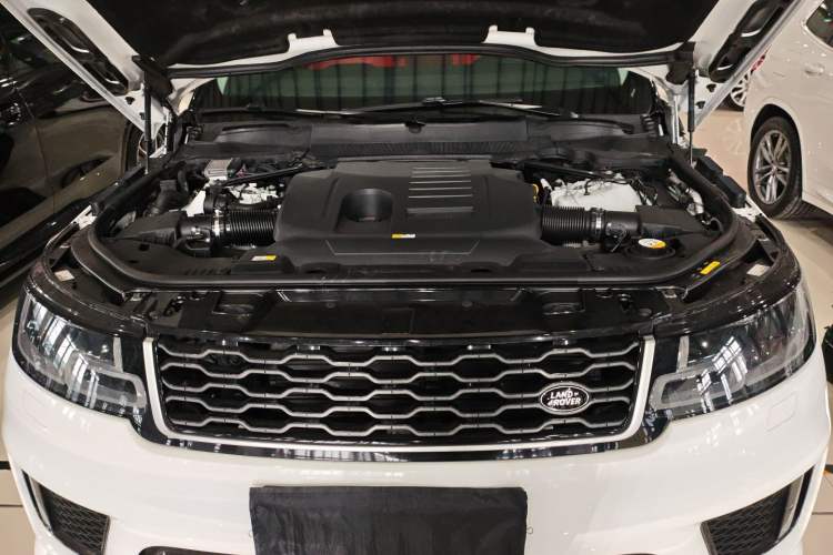 Used Land Rover Range Sport 2020 3.0 L6 SE Engine Bay