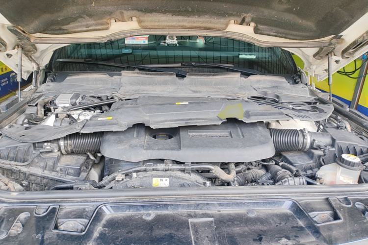 Used Land Rover Range Sport 2020 3.0 L6 SE Engine Bay