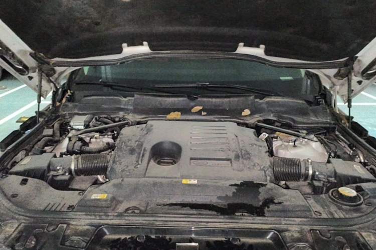Used Land Rover Range Sport 2020 3.0 L6 HSE DYNAMIC Engine Bay
