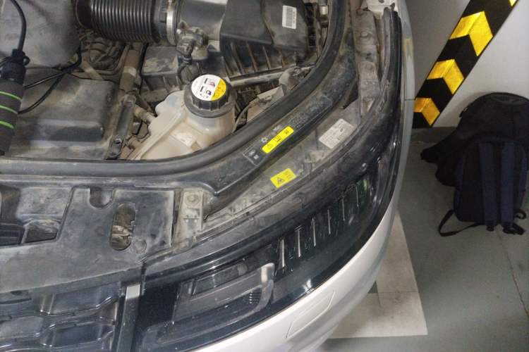 Used Land Rover Range Sport 2020 3.0 L6 HSE DYNAMIC Engine Bay Left