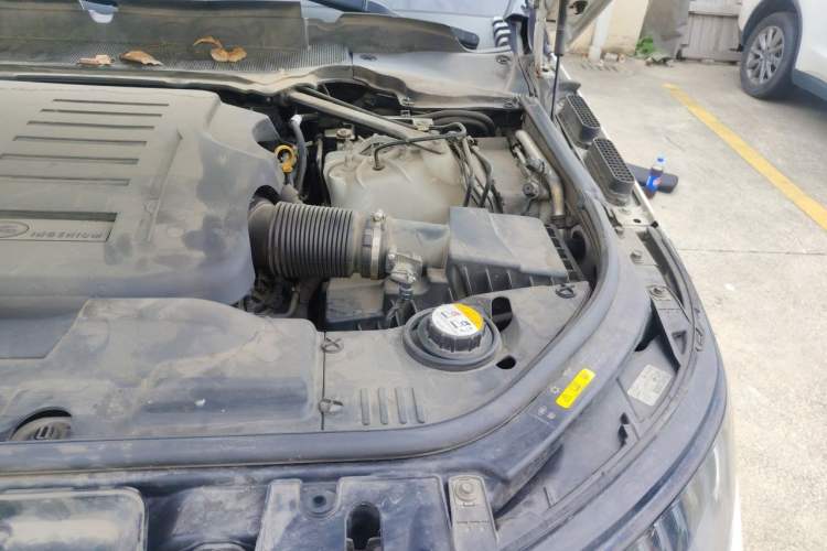 Used Land Rover Range Sport 2020 3.0 L6 HSE DYNAMIC Engine Bay Left