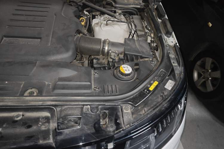 Used Land Rover Range Sport 2020 3.0 L6 HSE DYNAMIC Engine Bay Left