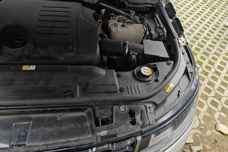Used Land Rover Range Sport 2020 3.0 L6 HSE DYNAMIC Engine Bay Left