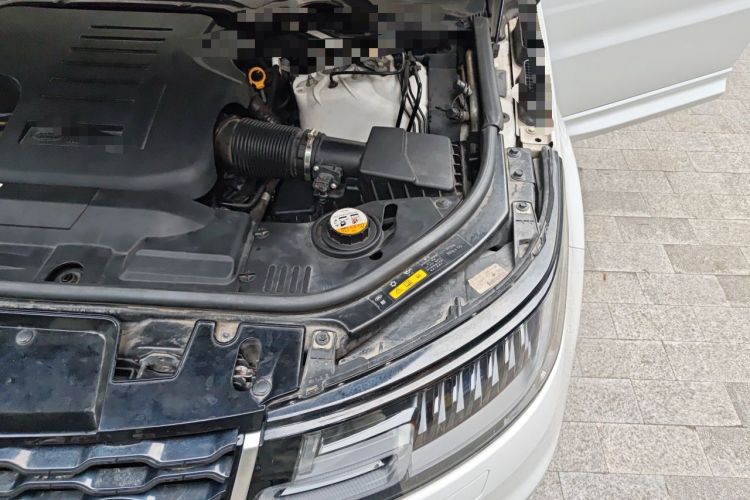 Used Land Rover Range Sport 2020 3.0 L6 SE Engine Bay Left