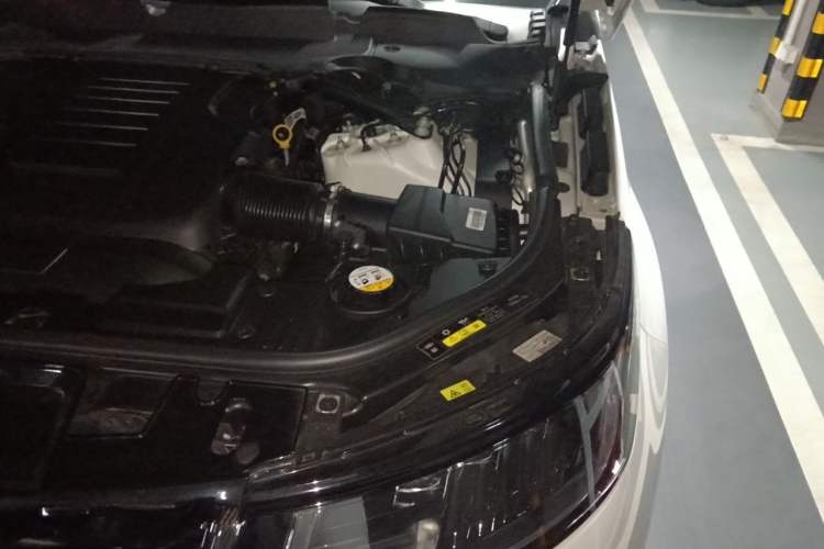 Used Land Rover Range Sport 2020 3.0 L6 HST Engine Bay Left