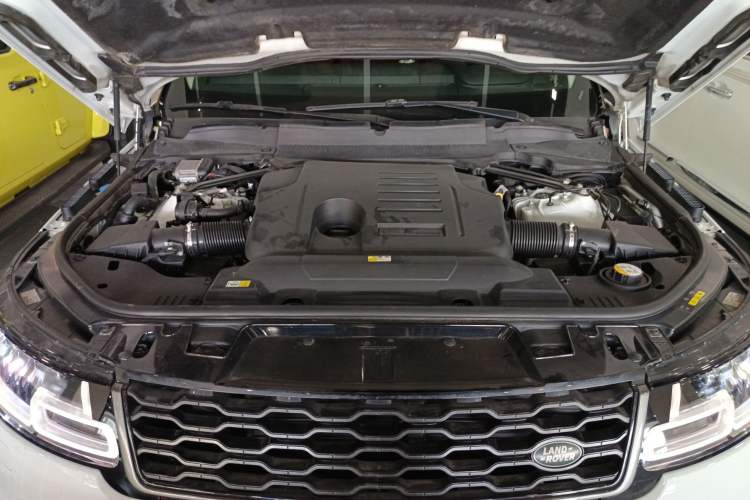 Used Land Rover Range Sport 2020 3.0 L6 HSE DYNAMIC Engine Bay