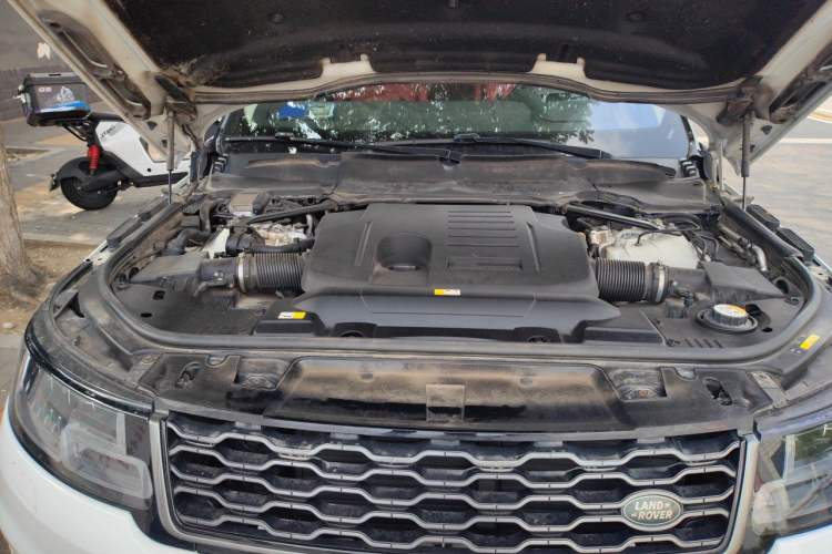Used Land Rover Range Sport 2020 3.0 L6 HSE DYNAMIC Engine Bay