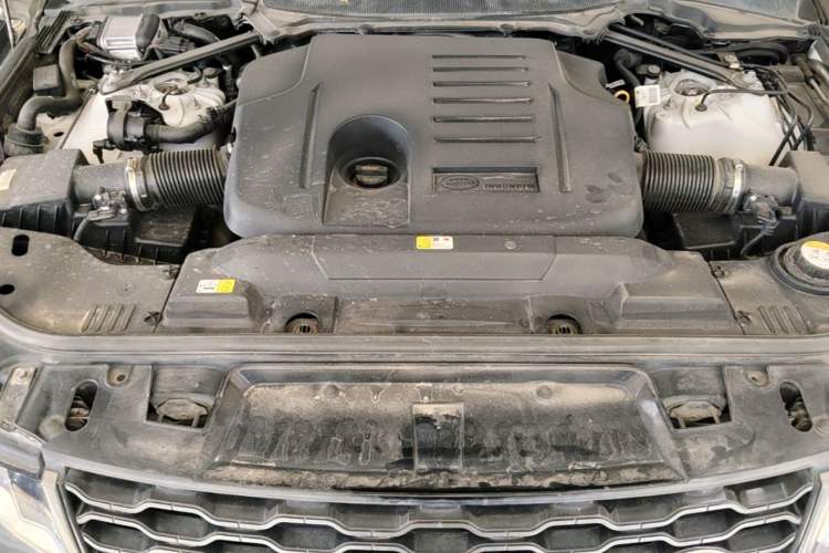 Used Land Rover Range Sport 2020 3.0 L6 HSE DYNAMIC Engine Bay