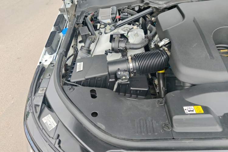Used Land Rover Range Sport 2020 3.0 L6 HSE DYNAMIC Engine Bay Right
