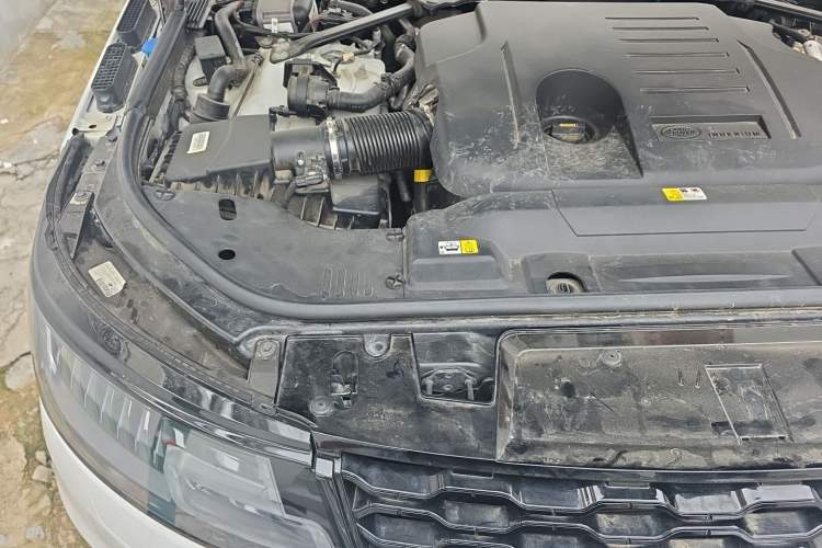Used Land Rover Range Sport 2020 3.0 L6 SE Engine Bay Right