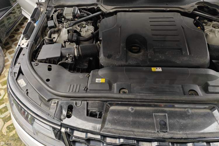 Used Land Rover Range Sport 2020 3.0 L6 HSE DYNAMIC Engine Bay Right