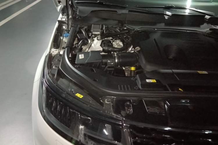 Used Land Rover Range Sport 2020 3.0 L6 HST Engine Bay Right