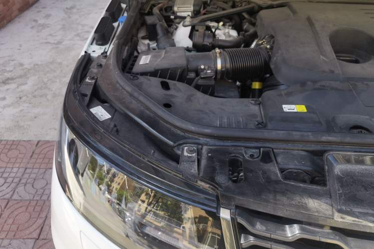Used Land Rover Range Sport 2020 3.0 L6 HSE DYNAMIC Engine Bay Right