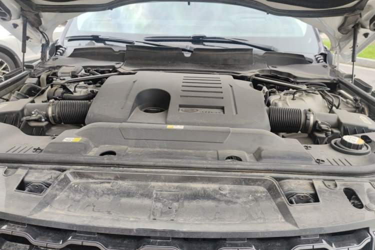 Used Land Rover Range Sport 2020 3.0 L6 HSE DYNAMIC Engine Bay