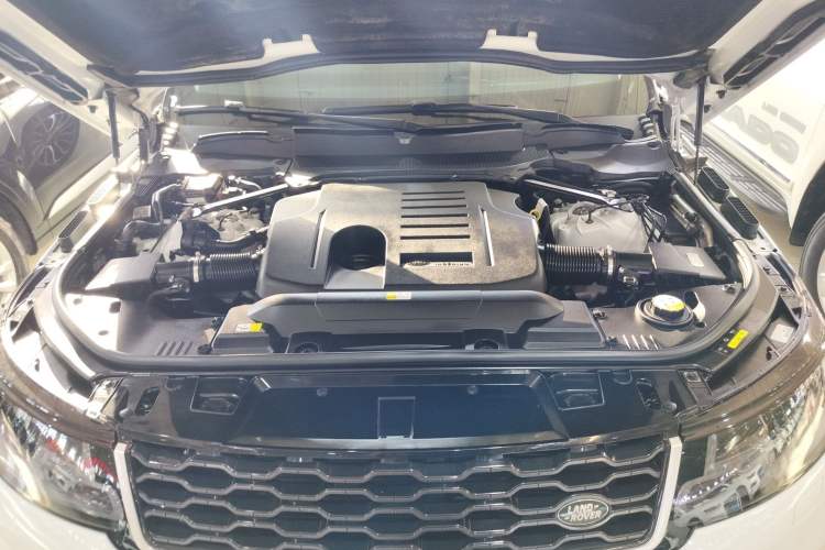 Used Land Rover Range Sport 2020 3.0 L6 SE Engine Bay