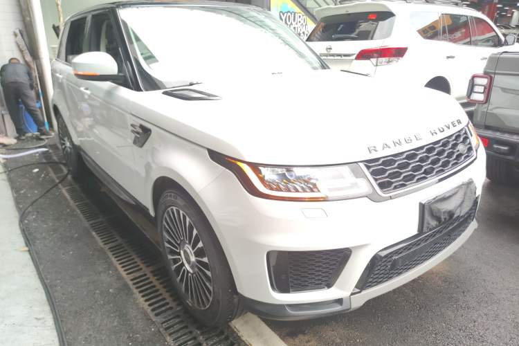 Used Land Rover Range Sport 2020 3.0 L6 SE Exterior 1