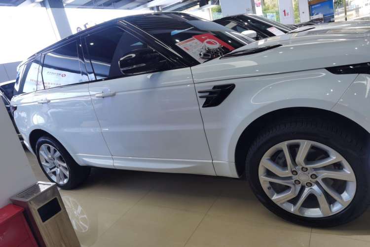 Used Land Rover Range Sport 2020 3.0 L6 HSE DYNAMIC Exterior 2
