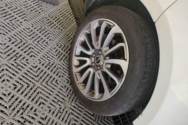 Used Land Rover Range Sport 2020 3.0 L6 SE Exterior 5