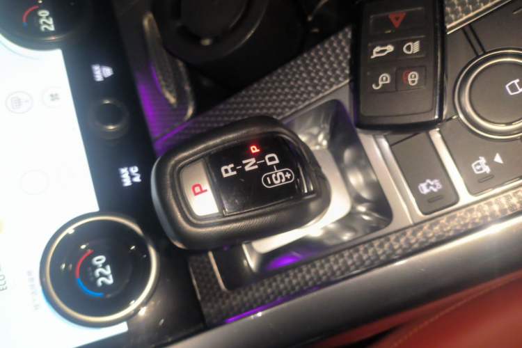 Used Land Rover Range Sport 2020 3.0 L6 HSE DYNAMIC Gear Lever