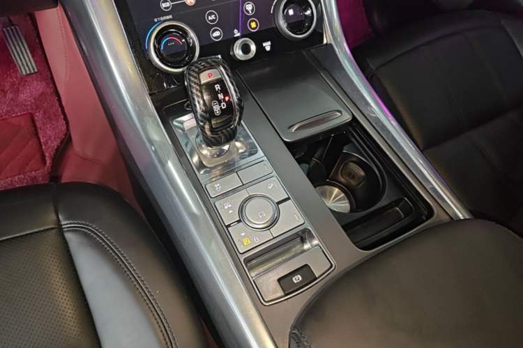 Used Land Rover Range Sport 2020 3.0 L6 SE Gear Lever