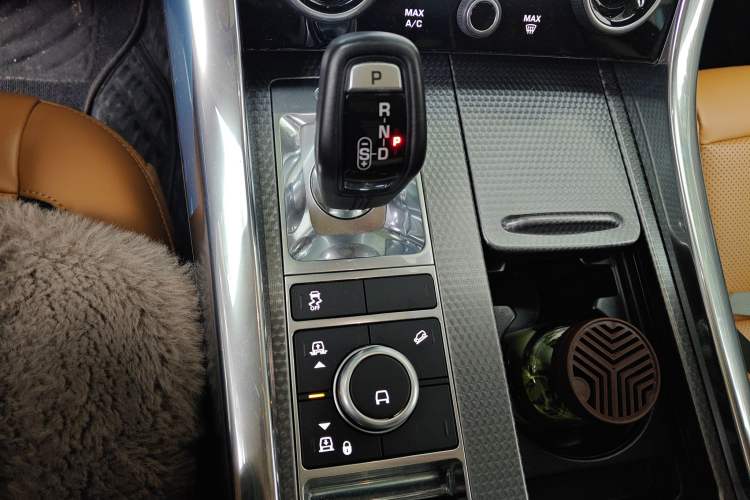 Used Land Rover Range Sport 2020 3.0 L6 HSE DYNAMIC Gear Lever