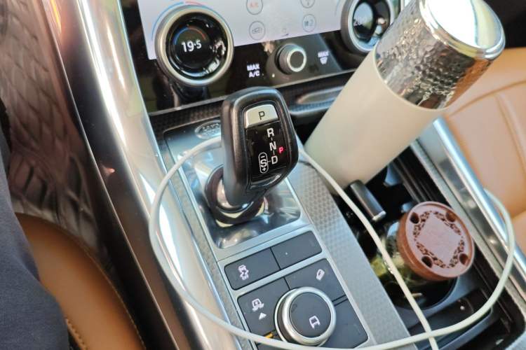 Used Land Rover Range Sport 2020 3.0 L6 HSE DYNAMIC Gear Lever