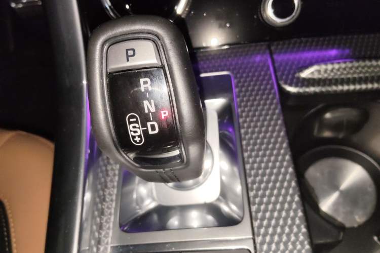 Used Land Rover Range Sport 2020 3.0 L6 HSE DYNAMIC Gear Lever