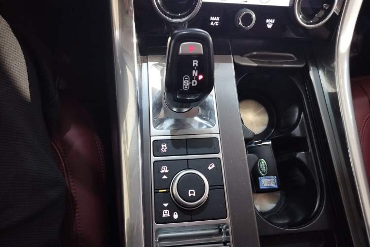 Used Land Rover Range Sport 2020 3.0 L6 SE Gear Lever