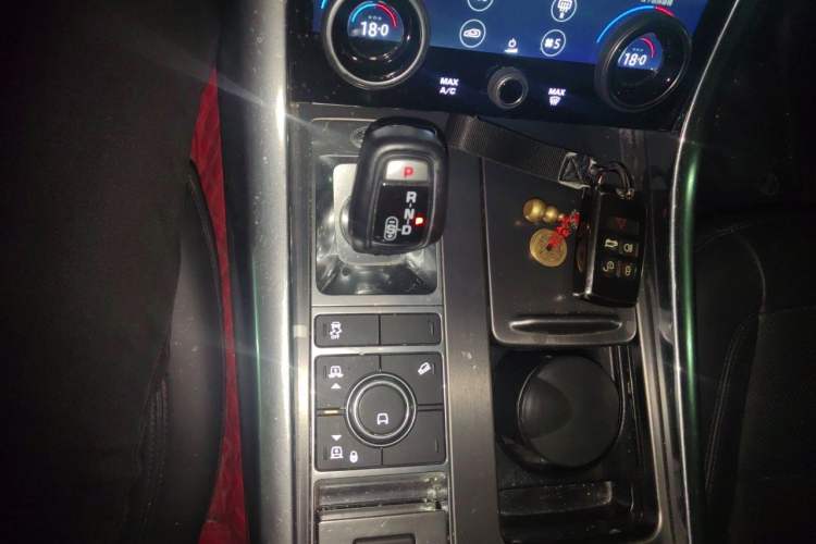 Used Land Rover Range Sport 2020 3.0 L6 SE Gear Lever