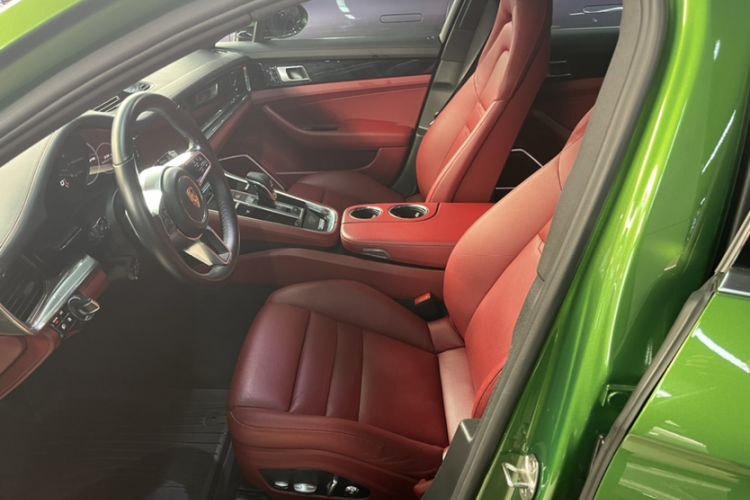 Used Land Rover Range Sport 2020 3.0 L6 HSE DYNAMIC Interior 1