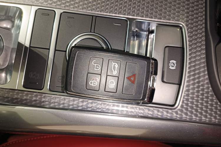 Used Land Rover Range Sport 2020 3.0 L6 HSE DYNAMIC Interior 1