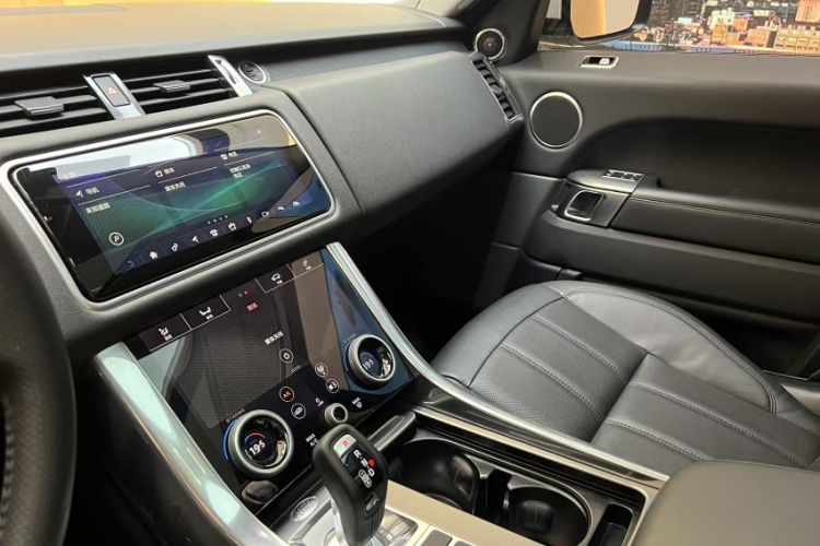 Used Land Rover Range Sport 2020 3.0 L6 SE Interior 11