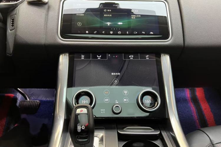 Used Land Rover Range Sport 2020 3.0 L6 SE Interior 12