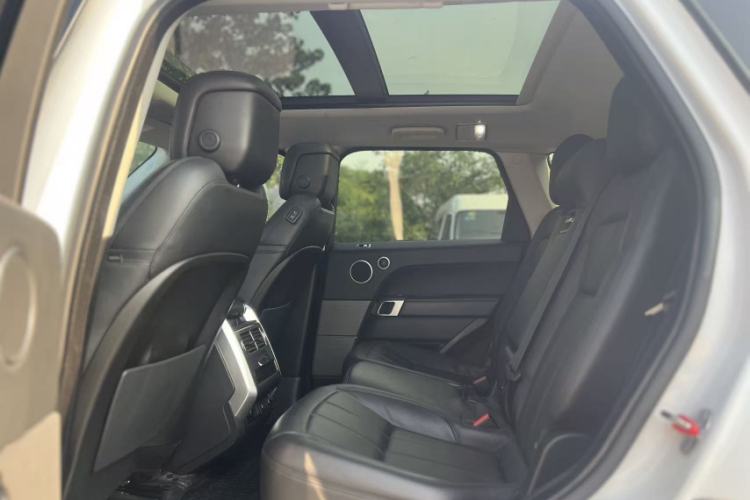 Used Land Rover Range Sport 2020 3.0 L6 SE Interior 2