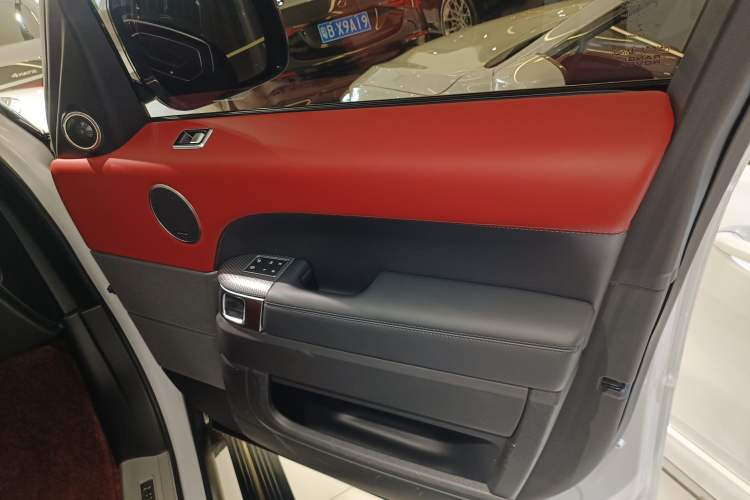 Used Land Rover Range Sport 2020 3.0 L6 HSE DYNAMIC Interior 2