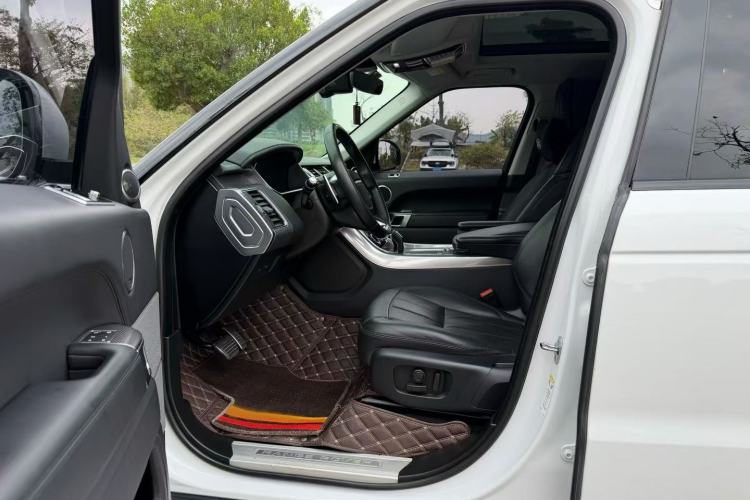 Used Land Rover Range Sport 2020 3.0 L6 SE Interior 2