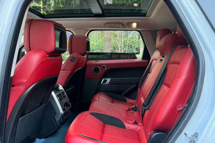 Used Land Rover Range Sport 2020 3.0 L6 HSE DYNAMIC Interior 3
