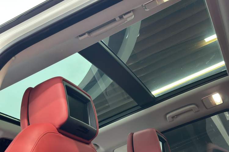 Used Land Rover Range Sport 2020 3.0 L6 HSE DYNAMIC Interior 3