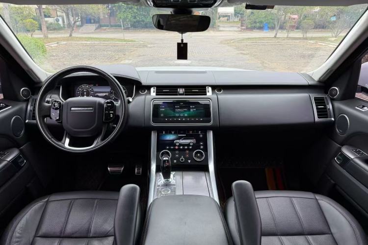 Used Land Rover Range Sport 2020 3.0 L6 SE Interior 3