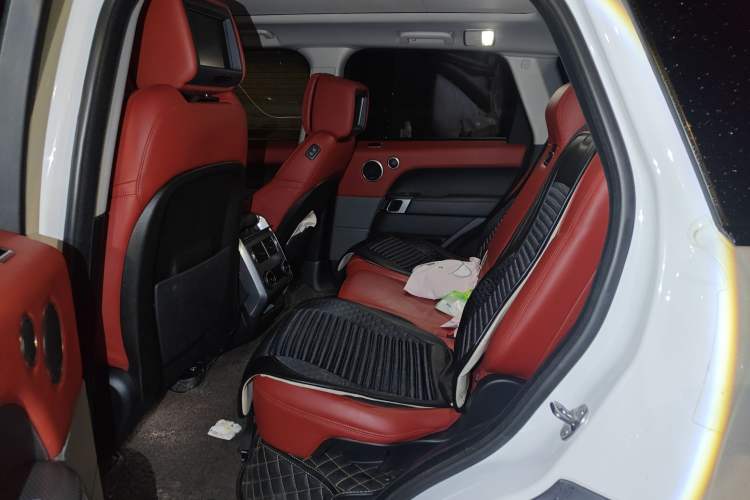 Used Land Rover Range Sport 2020 3.0 L6 HSE DYNAMIC Interior 4