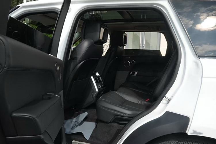 Used Land Rover Range Sport 2020 3.0 L6 HSE DYNAMIC Interior 4