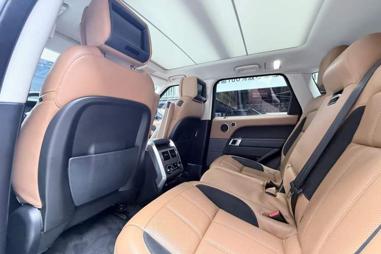 Used Land Rover Range Sport 2020 3.0 L6 HSE DYNAMIC Interior 4