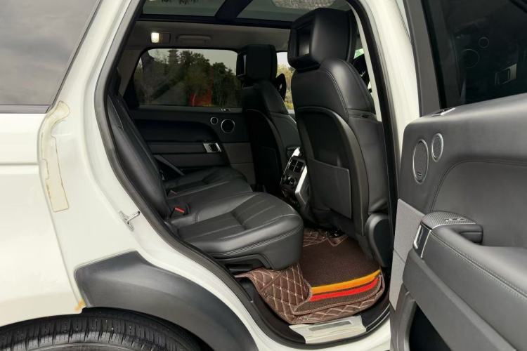 Used Land Rover Range Sport 2020 3.0 L6 SE Interior 4