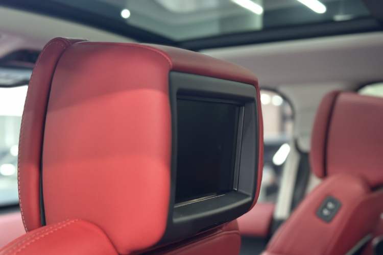 Used Land Rover Range Sport 2020 3.0 L6 HSE DYNAMIC Interior 5