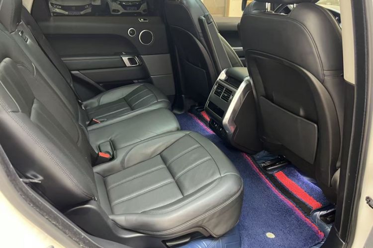 Used Land Rover Range Sport 2020 3.0 L6 SE Interior 6