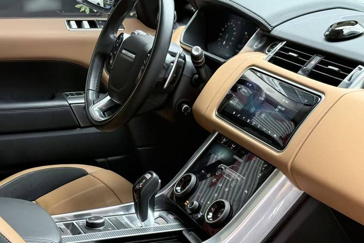 Used Land Rover Range Sport 2020 3.0 L6 HSE DYNAMIC Interior 6